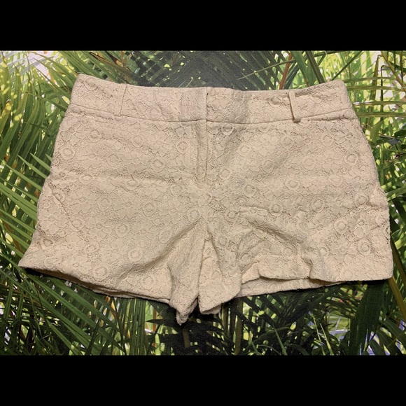 Loft Cream Floral Textured Shorts - Picture 1 of 4